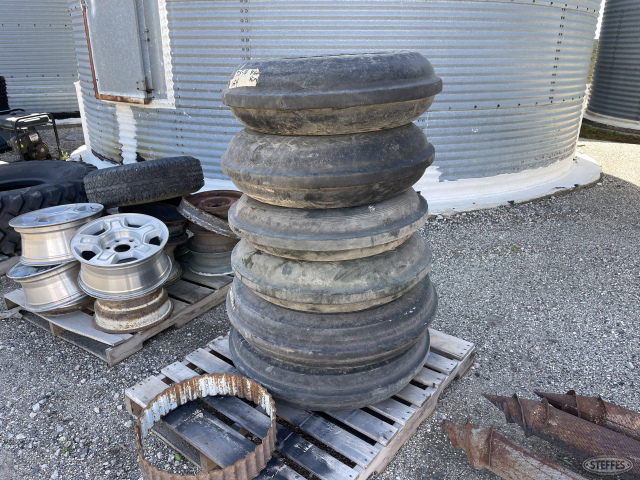(3) Sets single rib tires